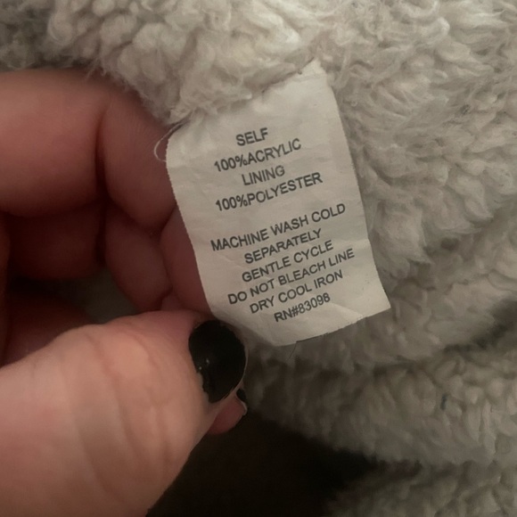 Burgundy hooded fur lined vest - Picture 7 of 7